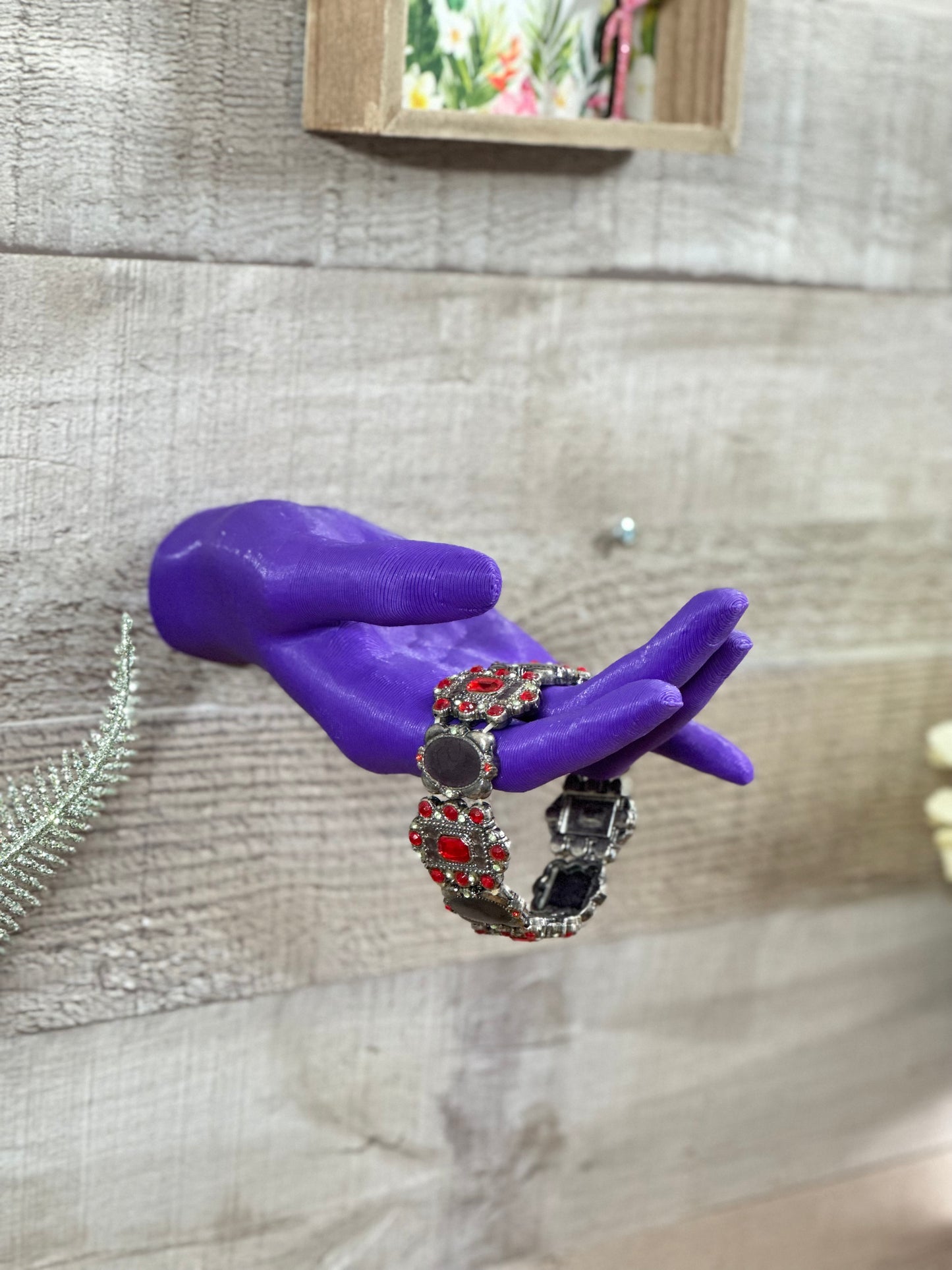 Female Hand Hook, Relaxed, Choose Your Color, 3D Printed, Wall Mounted, Floating Effect